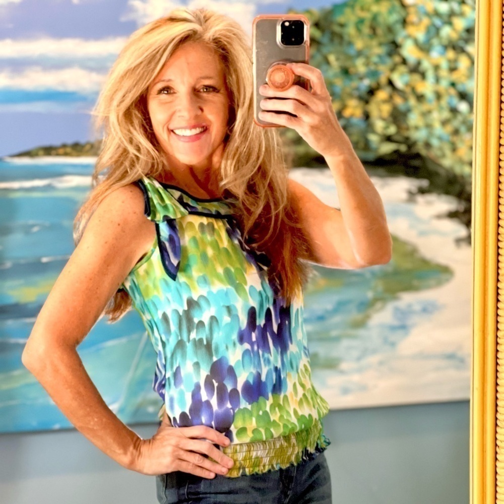 ⭐️IZ,Buyer California,Vibrant,Fun,Funky & Fabulous..Live Summer in Color! Size S